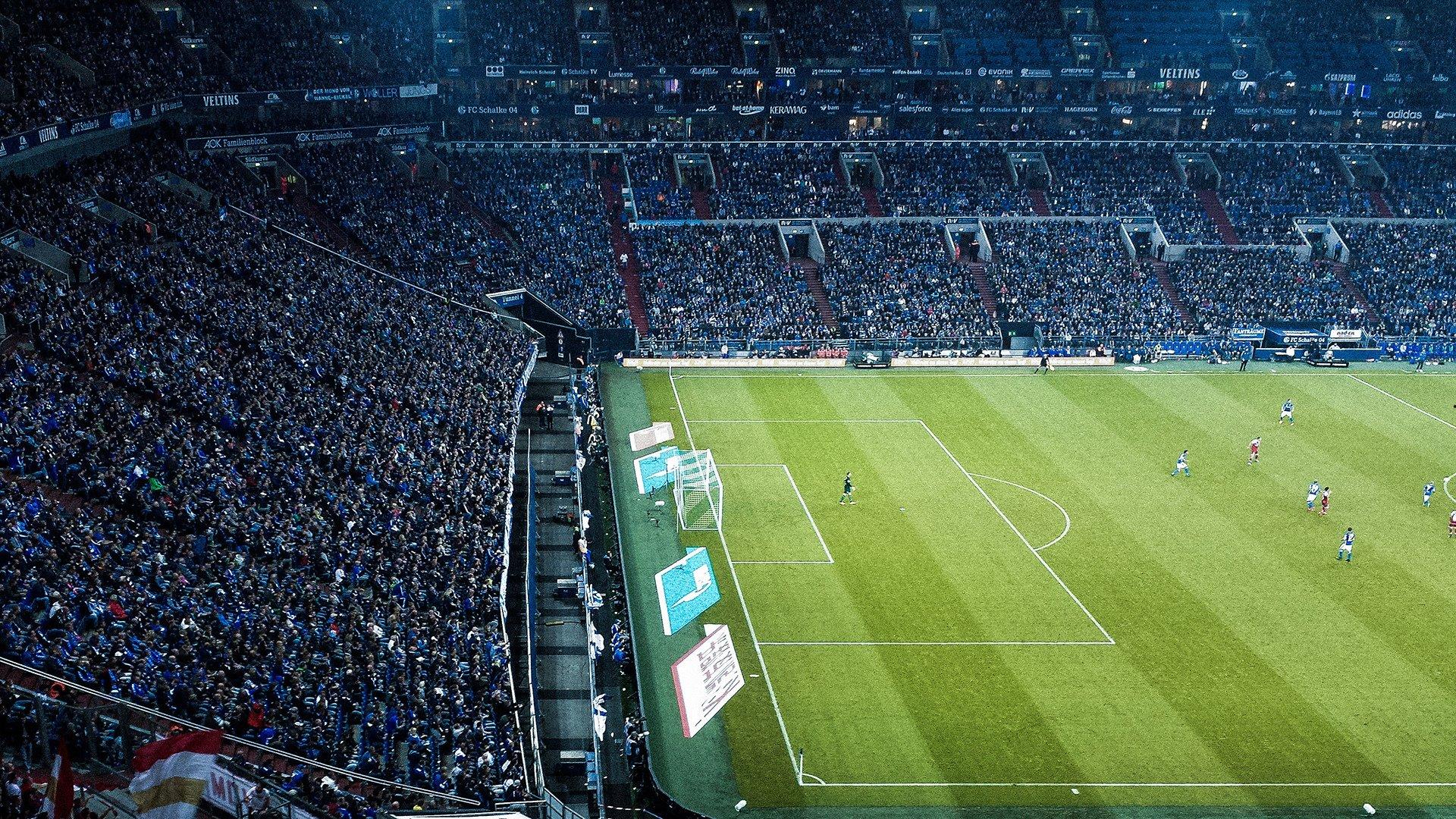 亚冠赛场争议频现，莫雷诺复出破门难救主，申花1比2不敌东京